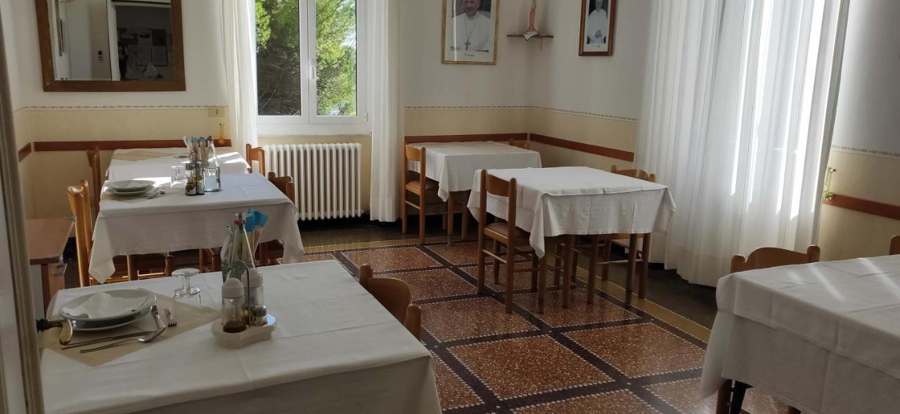 B&B Oasi Regina Pacisサンタ・マルゲリータ・リグレ エクステリア 写真